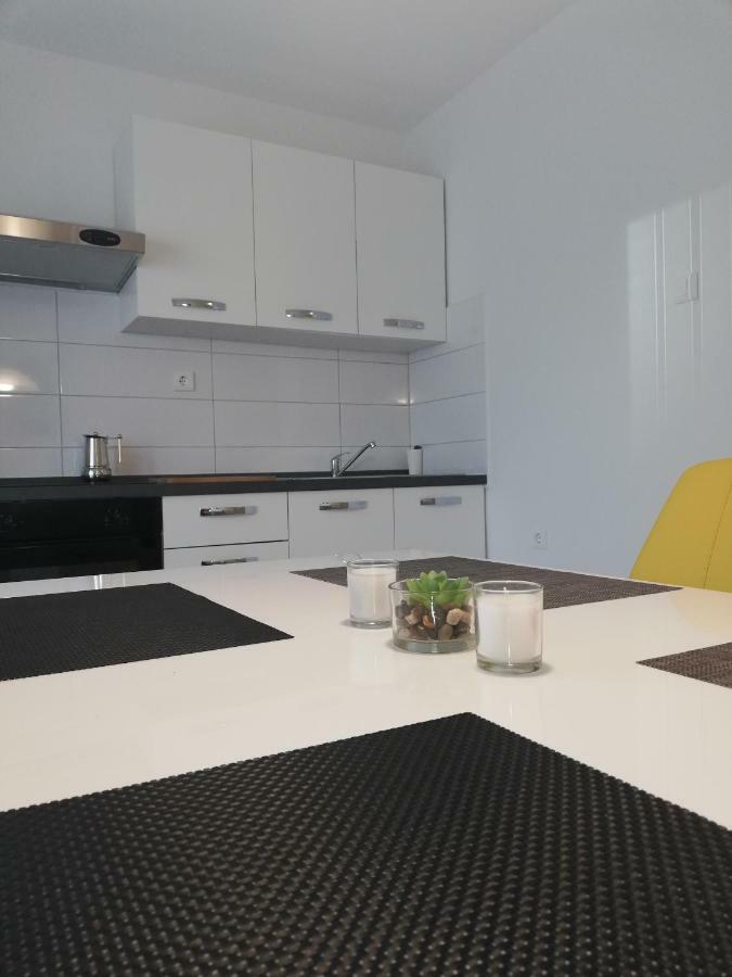 New Renovated Apartment 15 Min From Beach On Foot Pula Exterior photo